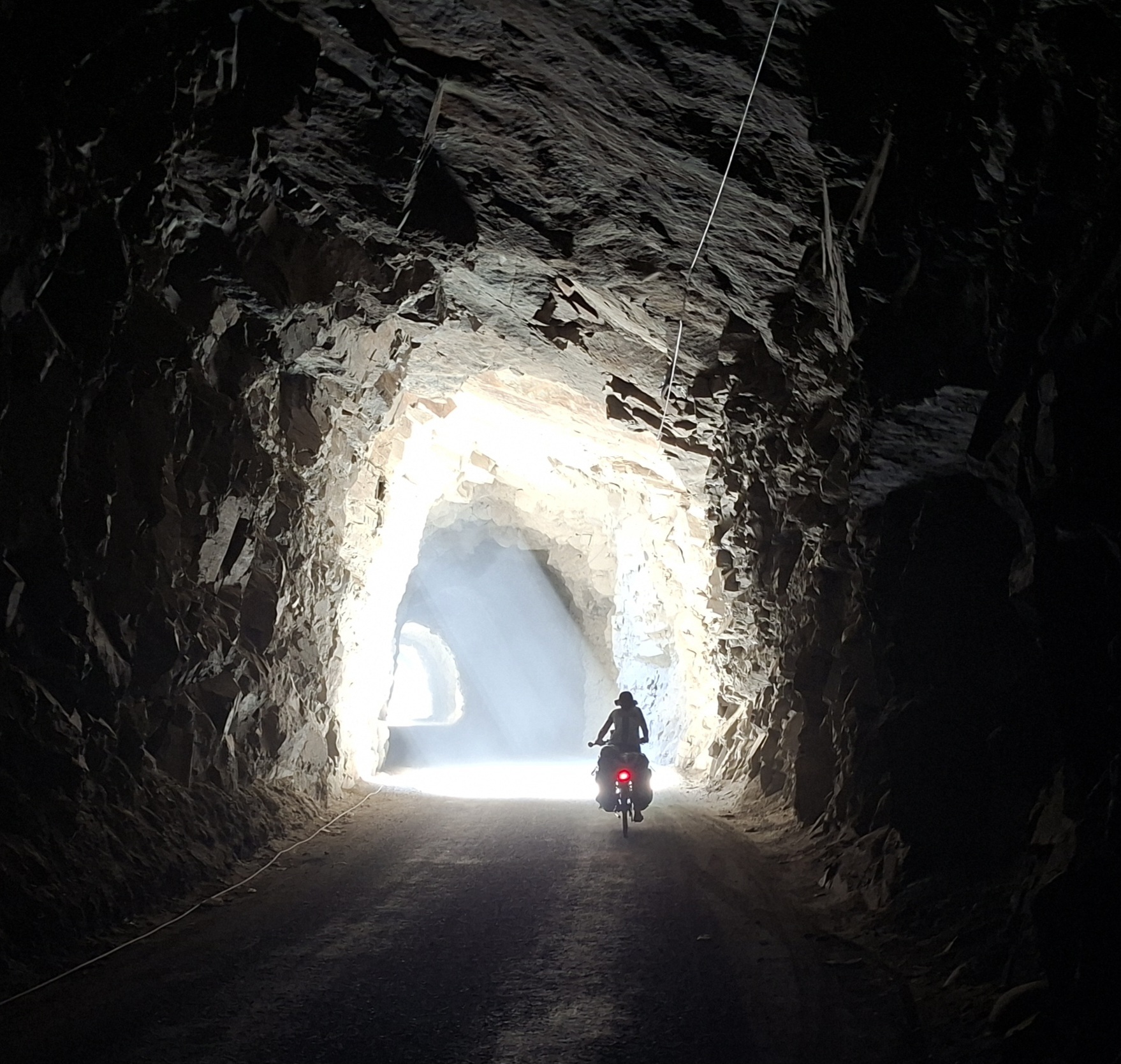 Soms is het licht in de tunnel de volgende tunnel