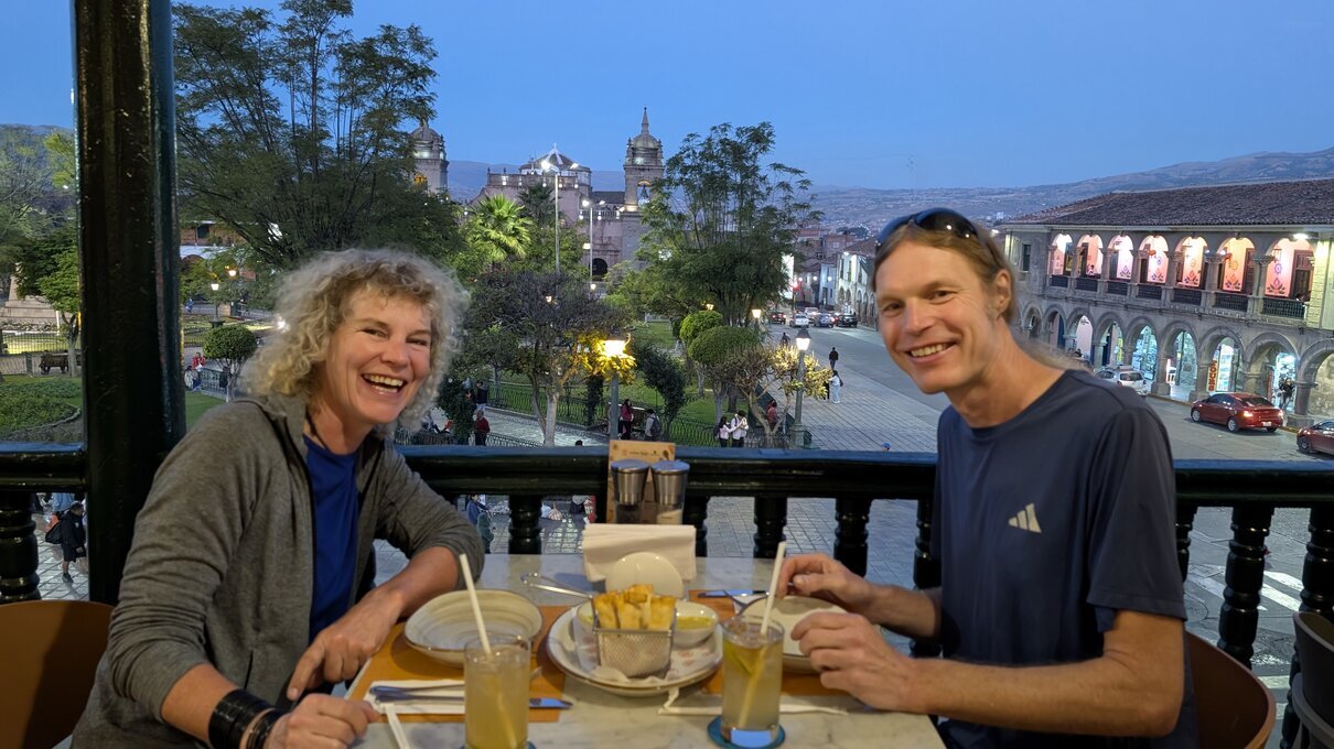 Ayacucho - &lsquo;sjiek eten&rsquo; aan Plaza de Armas