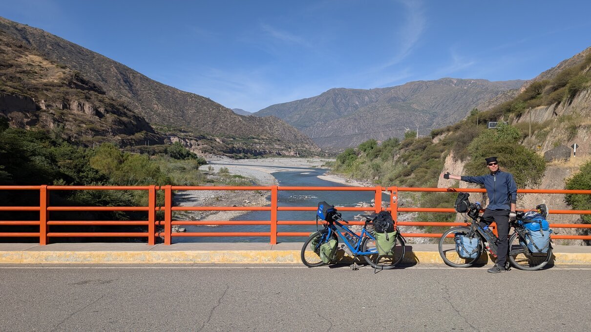 Dieptepunt - Rio Pampas onder de 1800 m, en nu weer omhoog