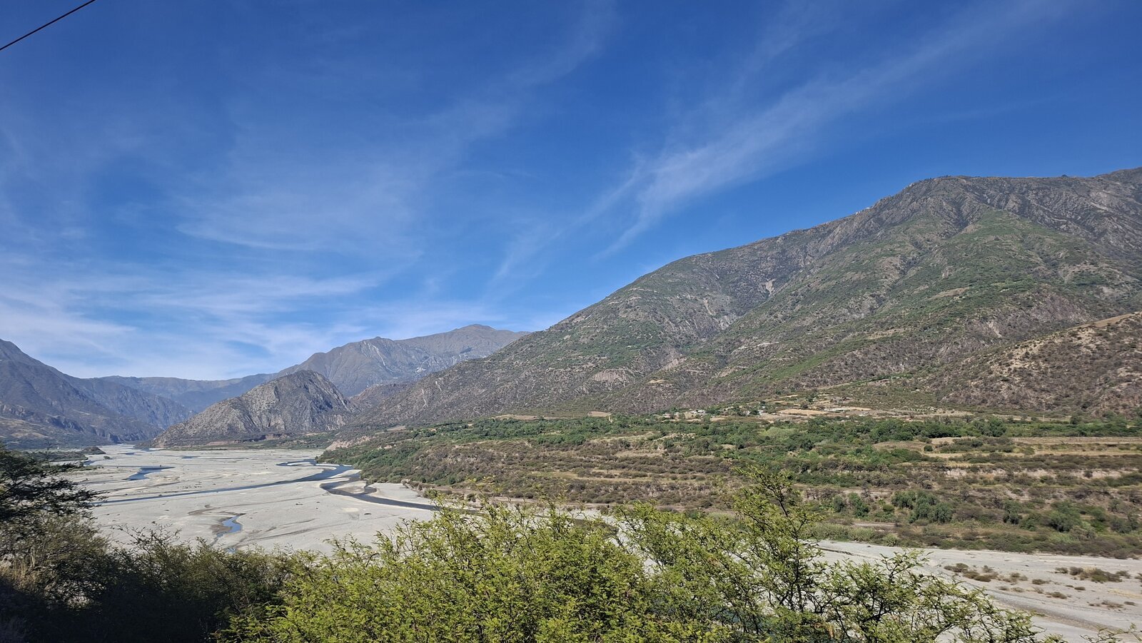 Langs de rivier door de Valle Pampas